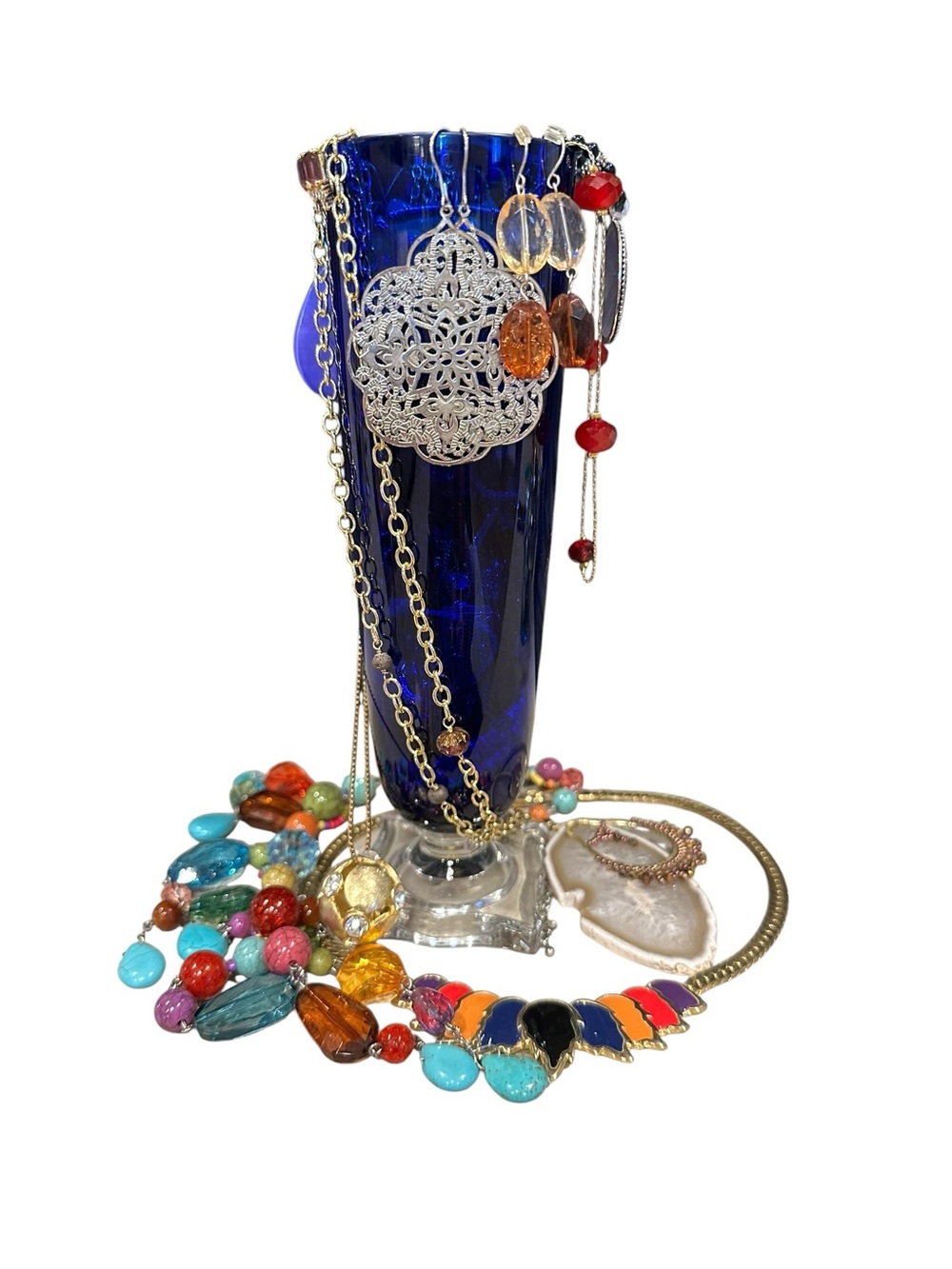 Estate to now Mixed Color Vintage Jewelry Lot with Cobalt Blue Vase Display full - Picture 3 of 12